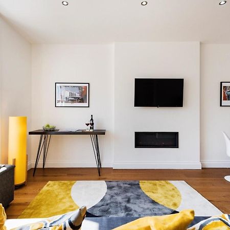 Bright And Modern Earls Court Gem Apartment Лондон Екстериор снимка