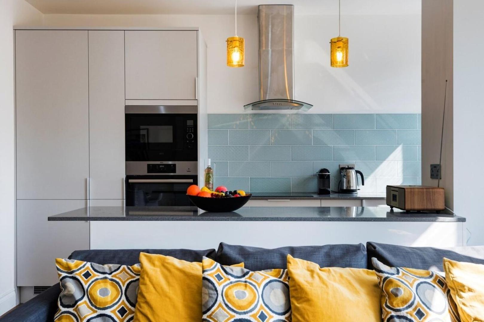 Bright And Modern Earls Court Gem Apartment Лондон Екстериор снимка