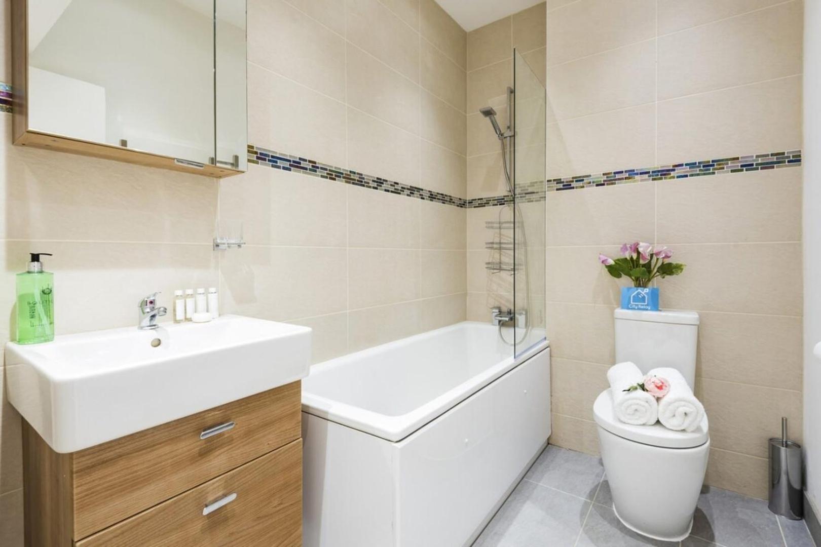 Bright And Modern Earls Court Gem Apartment Лондон Екстериор снимка